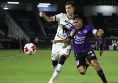 Acción entre Pumas y Mazatlán FC