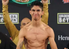 Rey Vargas durante un pesaje