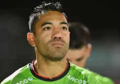 Marco Fabián, en un duelo con Juárez