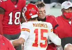 Tom Brady y Patrick Mahomes al final de un partido 