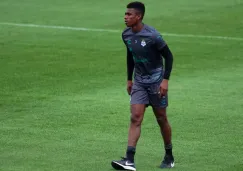 Félix Torres previo a un partido de Santos