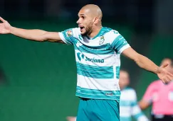 Matheus Doria  en un partido con Santos Laguna