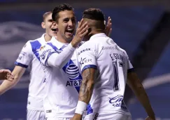 Jugadores del Puebla celebran gol vs Necaxa