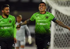 Jugadores de Juárez celebrando un gol