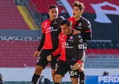 Jugadores de Atlas festejan el gol de Rocha