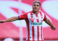 Maxi Salas en acción con Necaxa