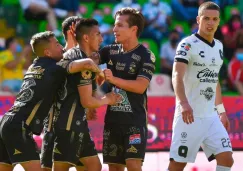 Jugadores de León festejando un gol a favor