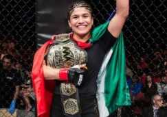 Jessica Aguilar sostiene su cinturón de campeona