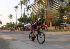 Ciclismo en Ironman de Acapulco con el Mazda Team