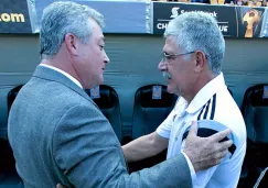 Víctor Manuel Vucetich y Ricardo Ferretti en saludo