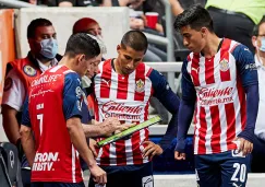 Vucetich da instrucciones a los jugadores de Chivas