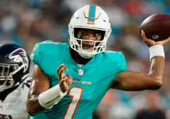 Tua Tagovailoa durante un partido con los Dolphins