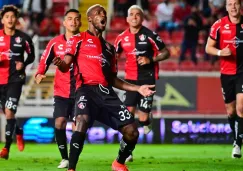 Los jugadores del Atlas festejando el gol