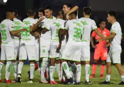 Jugadores de Bravos en festejo de gol