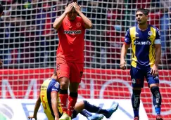 Jugadores reaccionan durante el partido de Toluca contra Atlético de San Luis