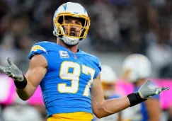 Joey Bosa en festejo con Chargers