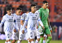 Jugadores de Rayados rumbo al vestuario