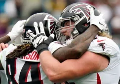 Jugadores de Falcons celebrando una anotación