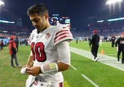 Jimmy Garoppolo durante un partido con 49ers