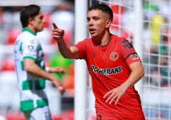 Leo Fernández festejando gol con el Toluca en la Liga MX