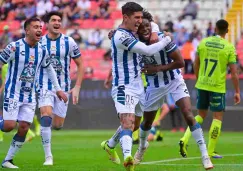 Avilés Hurtado y Víctor Guzmán celebrando el gol de chilena 