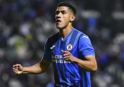 Uriel Antuna festejando gol con Cruz Azul ante el León