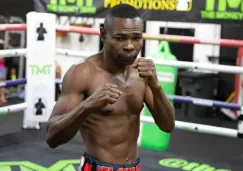 Guillermo Rigondeaux posa sobre el ring