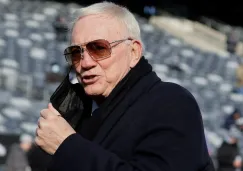 Jerry Jones presente en un partido de los Dallas Cowboys en la NFL