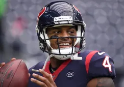 Deshaun Watson jugando partido de la NFL con los Houston Texans