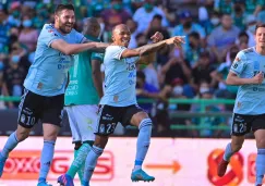 Jugadores de Tigres celebran un gol