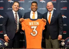 Russell Wilson durante su presentación oficial con los Denver Broncos