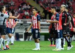 Jugadores de Chivas y Atlas en el más reciente Clásico Tapatío