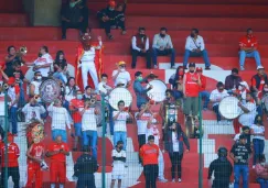 Aficionados de los Diablos Rojos en el juego ante Pachuca