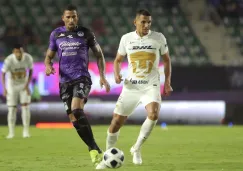 Gonzalo Freitas (Mazatlán) vs Higor Meritão (Pumas) en partido de Liga MX