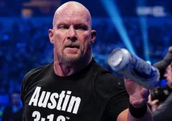 Steve Austin no tuvo piedad con Owens