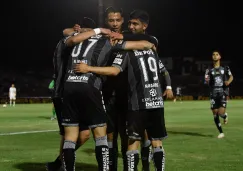 Jugadores de Pachuca festejando anotación ante FC Juárez