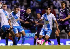 Puebla y Mazatlán jugando partido de Liga MX en el Apertura 2021