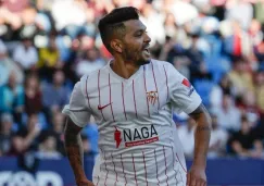 Tecatito Corona en un partido del Sevilla