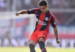 Gabriel Rojas jugando un partido con San Lorenzo