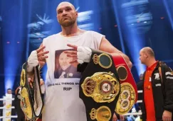 Tyson Fury celebrando en el cuadrilátero tras vencer a Wladimir Klitschko