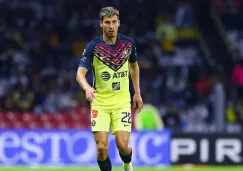 Mauro Lainez durante un partido con América