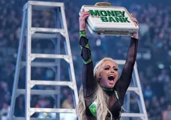 Liv Morgan celebrando su triunfo en Money in the Bank