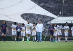 Dani Alves en su presentación en Cantera