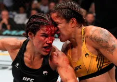 Amanda Nunes y Julianna Peña en combate