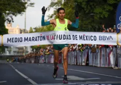 José Luis Santana se quedó con el primer del Medio Maratón de la CDMX