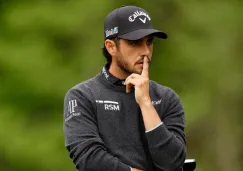 Abraham Ancer en un campo de golf