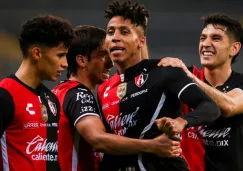 Ozziel Herrera celebra gol con Atlas