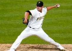 Manny Bañuelos: Tercer hold de la temporada en triunfo de Pirates