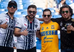 Aficionados en el Clásico Regio 