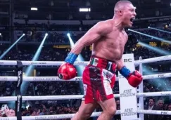 Isaac 'Pitbull' Cruz celebra en el ring